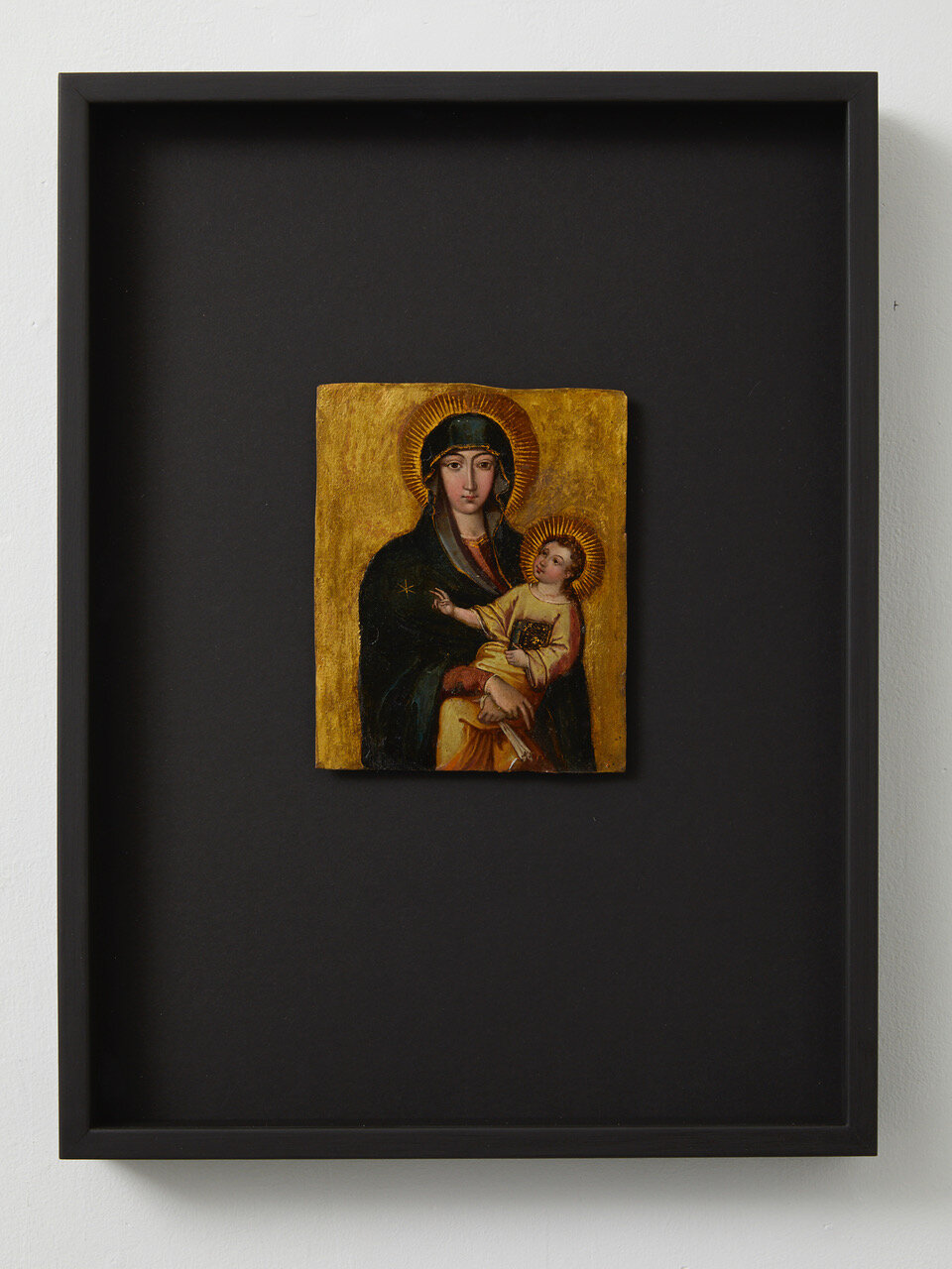 Virgin del Populo 18th century, Continental Europe (most likely Southern Spain or Italy) 160 x 130mm Provenance: Private collection, Madrid, Spain. Catholic icon of the Virgin Mary holding the Christ Child, painted in oils on a heavy gauge copper s