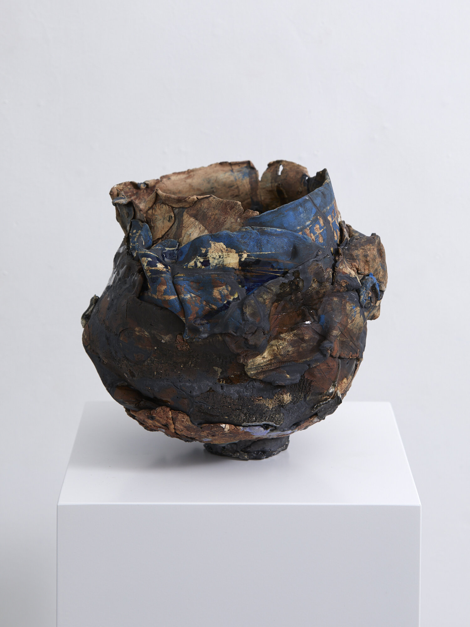 Royal Blue Velvet Pot 2019 raw clay, stoneware, earthenware, porcelain, ceramic pigment and oxide, glass, copper, diamond dust, ceramic scraps 250 x 260 x 280mm