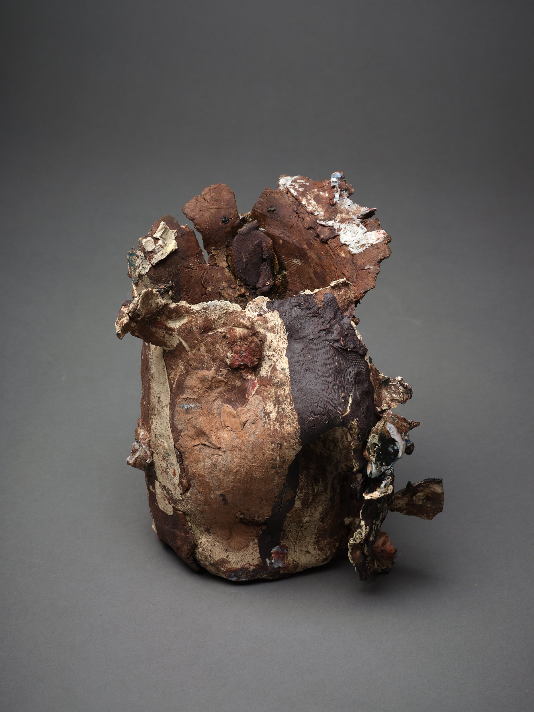 Tear 2020/2022 stoneware, earthenware, raw clay, porcelain, ceramic scraps, glass, ceramic pigment and oxide 200 x 200 x 160mm