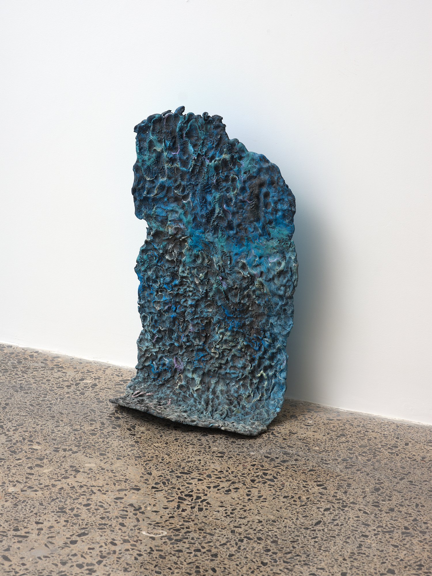파도 Pado (wave) 2024 pigment on epoxy clay 650 x 370 x 300mm