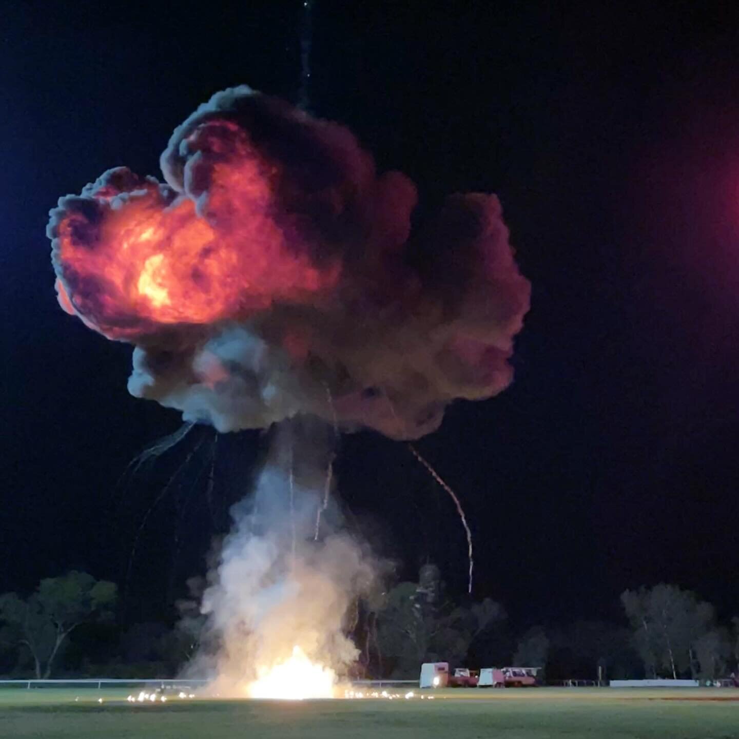 A pyrotechnic spectacular at the Lightning Ridge Easter Festival, including a mini-mushroom cloud of a Hollywood-style explosion to start the show. Absolutely delightful! 🎆💥🎇 #lightningridgeeasterfestival #lightningridge #fireworks #bigbadaboom
