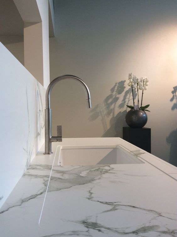 DEKTON AURA WORKTOP AND SPLASHBACK