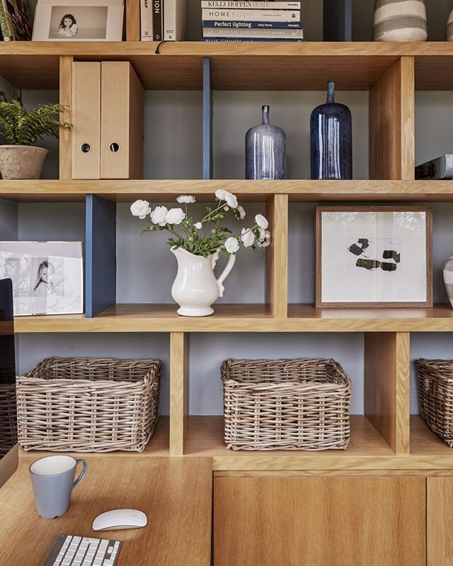 Study Styling. Use Box files and baskets to hide all of the messy bits! ⠀⠀⠀⠀⠀⠀⠀⠀⠀
⠀⠀⠀⠀⠀⠀⠀⠀⠀
⠀⠀⠀⠀⠀⠀⠀⠀⠀
⠀⠀⠀⠀⠀⠀⠀⠀⠀
⠀⠀⠀⠀⠀⠀⠀⠀⠀
⠀⠀⠀⠀⠀⠀⠀⠀⠀
⠀⠀⠀⠀⠀⠀⠀⠀⠀
⠀⠀⠀⠀⠀⠀⠀⠀⠀
#studydesign #officestyling #homeoffice #study #shelfstyling #countryhouseinteriors #interiordesig