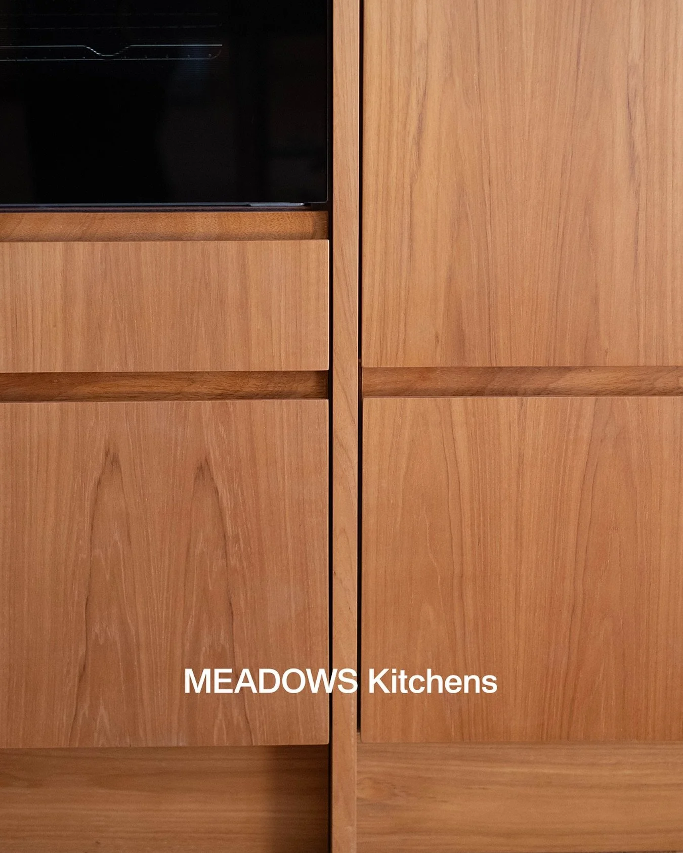 MEADOWS Kitchens. 

#design #supply #install #meadowskitchens #bespokekitchendesign #kitchen #kitchendoors #oak #kitchencabinets #kitchendesign #interior #interiors #interiordesign #dreamkitchen #kitchensofinstagram #kitchenremodel #kitchendecor #kit