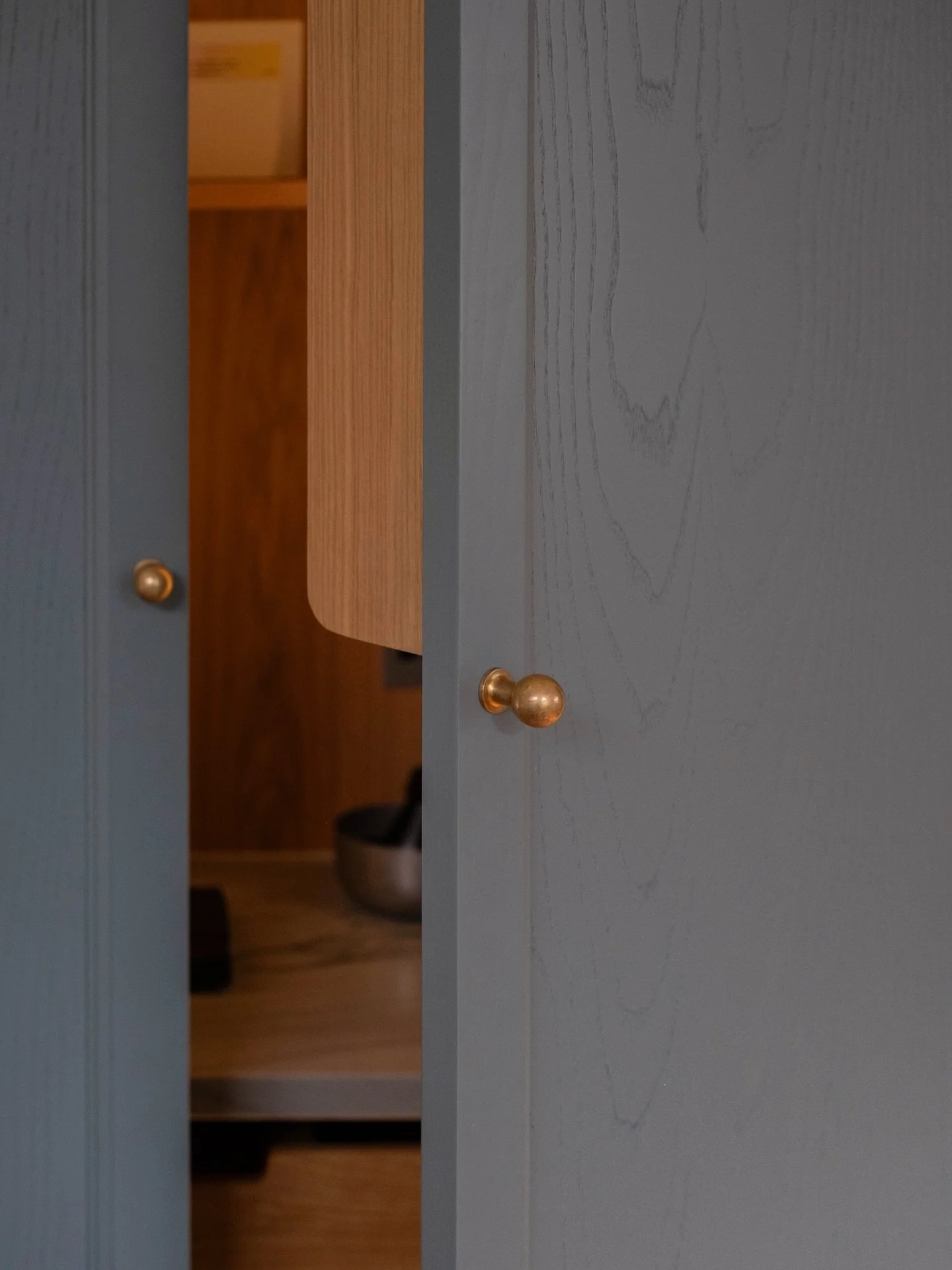 Saturday Coffee Set Up. 

#design #supply #install #meadowskitchens #coffee

@zennor.coffee @corstonarchitecturaldetail @farrowandball @fellowproducts