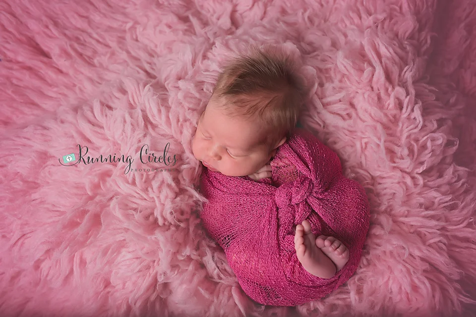 The most perfect hair I ever have seen. And oh those feet! 