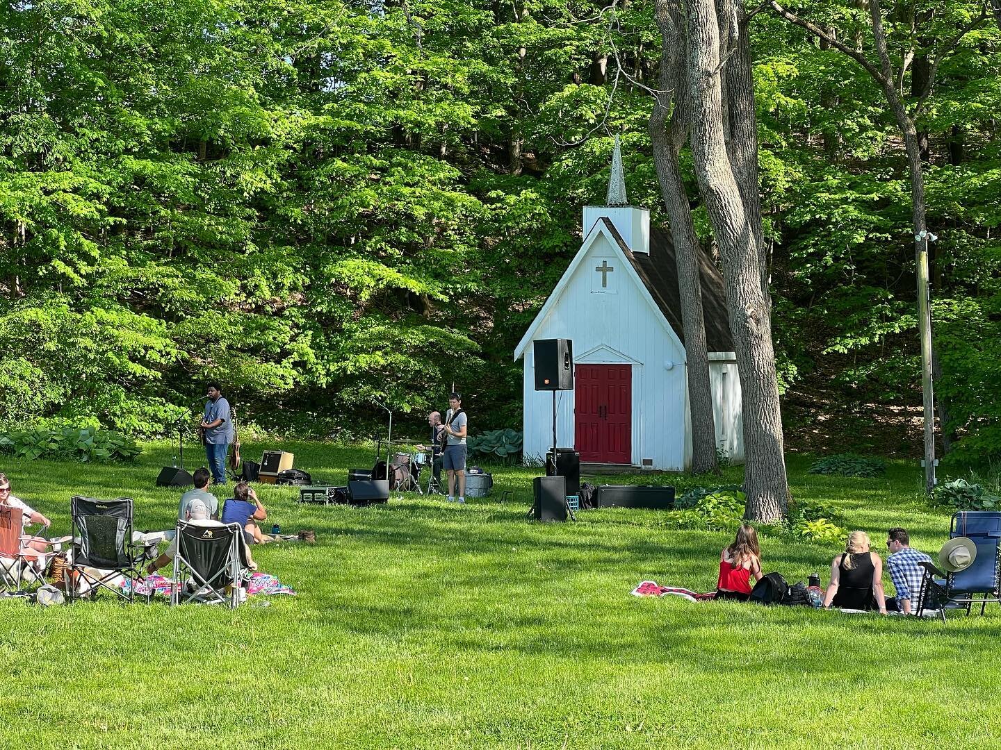 Beautiful day for a show! @largemouthbrassband up next today at 4pm!⁣
⁣
Do you have your tickets yet?!⁣
⁣
Link in bio!