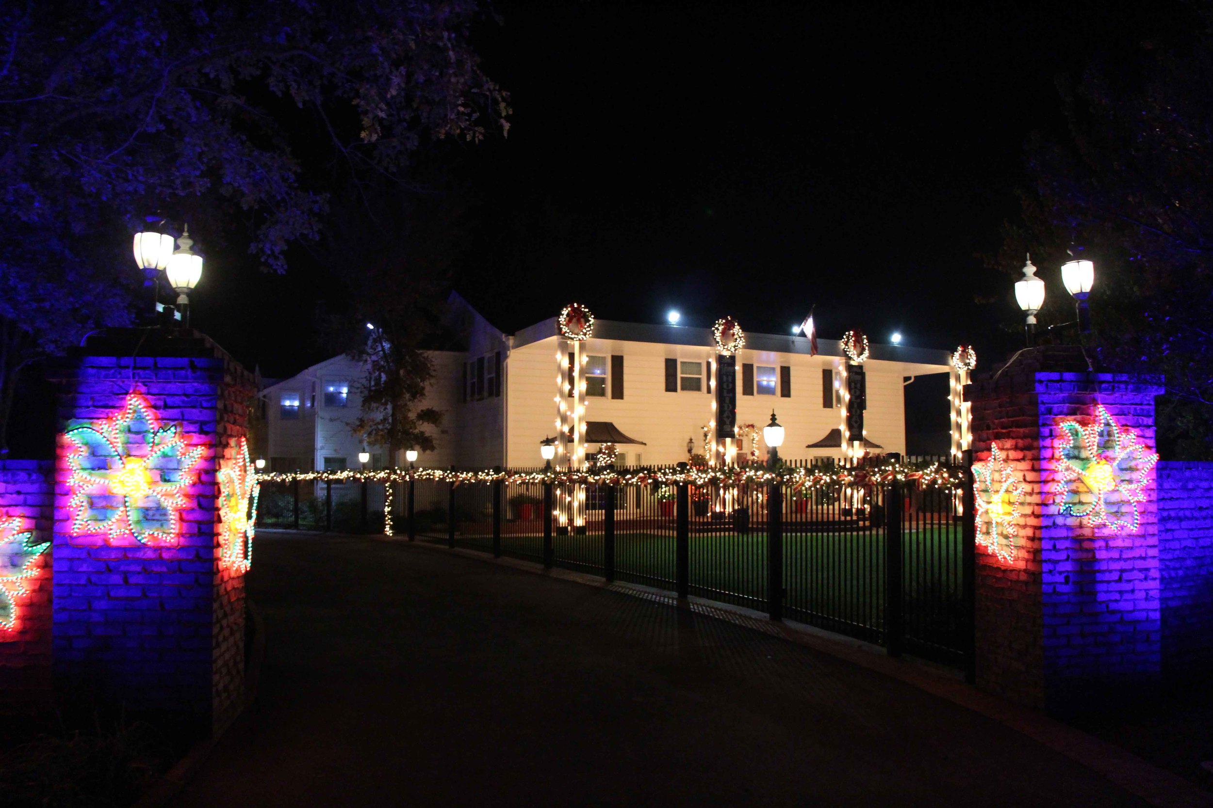 Christmas Tree Lane Fresno 2025 Lonna Ramonda