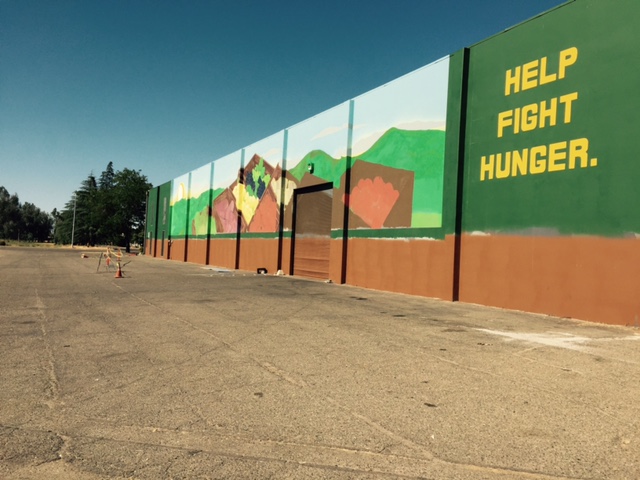 The new mural on the west side of the Merced County Food Bank warehouse. Photo by Steve Newvine