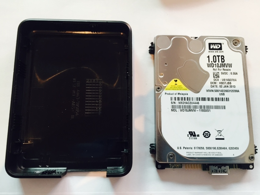 Once we get it out its case we can see its a WD10JMVW-11S5XS1, this is the easy part. It starts to get tricky in a minute 