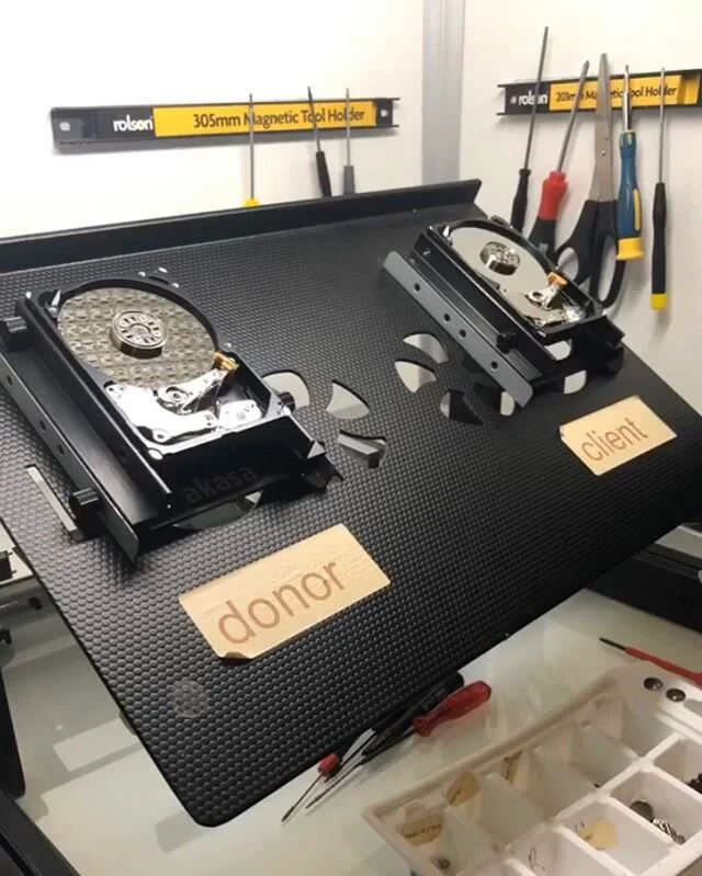 Some of the best #datarecovery tools are home made. This is a modified adjustable laptop stand my friend Doogie made me in 2011 for inspecting hard drives at different angles. #builtnotbought #harddrives 👨🏼&zwj;🔬