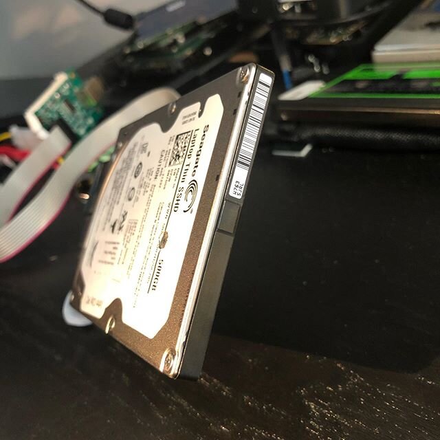 Some #harddrives only work at a weird angle when getting #datarecovery - especially this #seagate SSHD