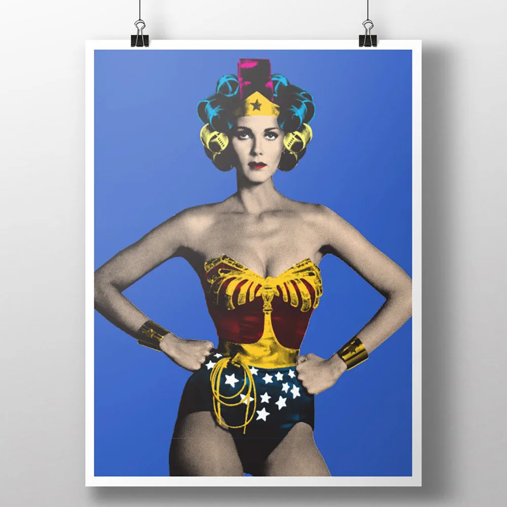 Wonder Woman Con Rolos 18" x 24" Poster