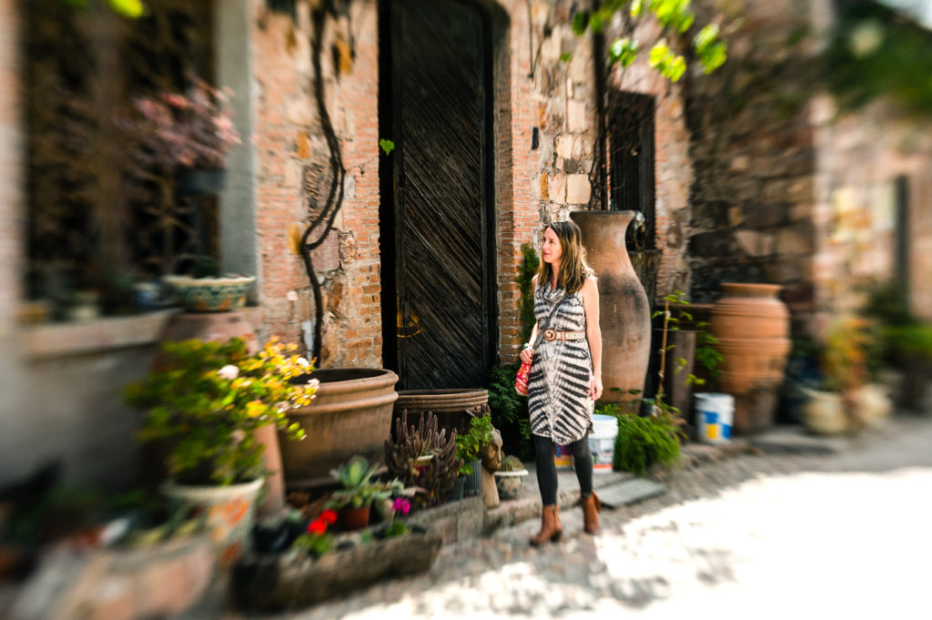 Desha Peacock explores San Miguel de Allende during her retreat. (Credit: SweetSpotStyle.com)