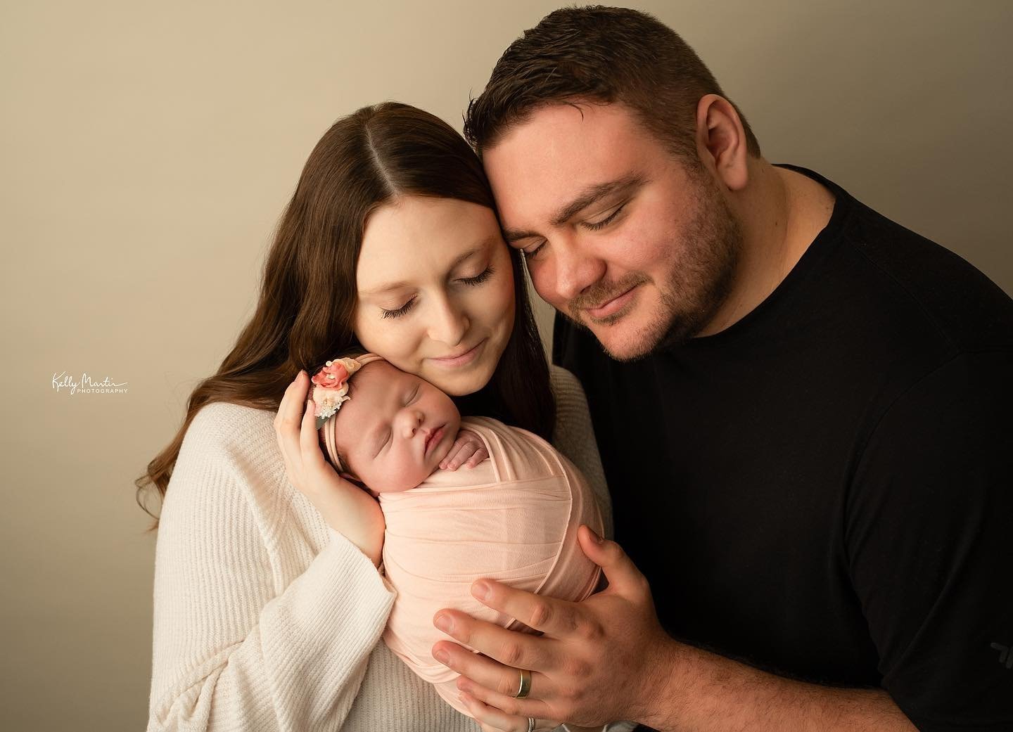 If you are a client of mine, newborn or family or otherwise, you know I love squeezing people together for photos.  I love the connection it creates vs. standing up stiff and being disconnected.  So often you hear me say things like &ldquo;big family