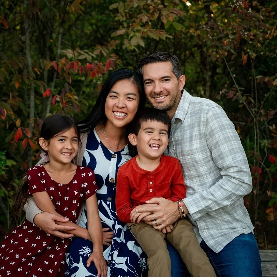 I see some fall creeping in 🍂🍁 #kellymartinphotography #indianapolisfamilyphotographer #zionsvillefamilyphotographer