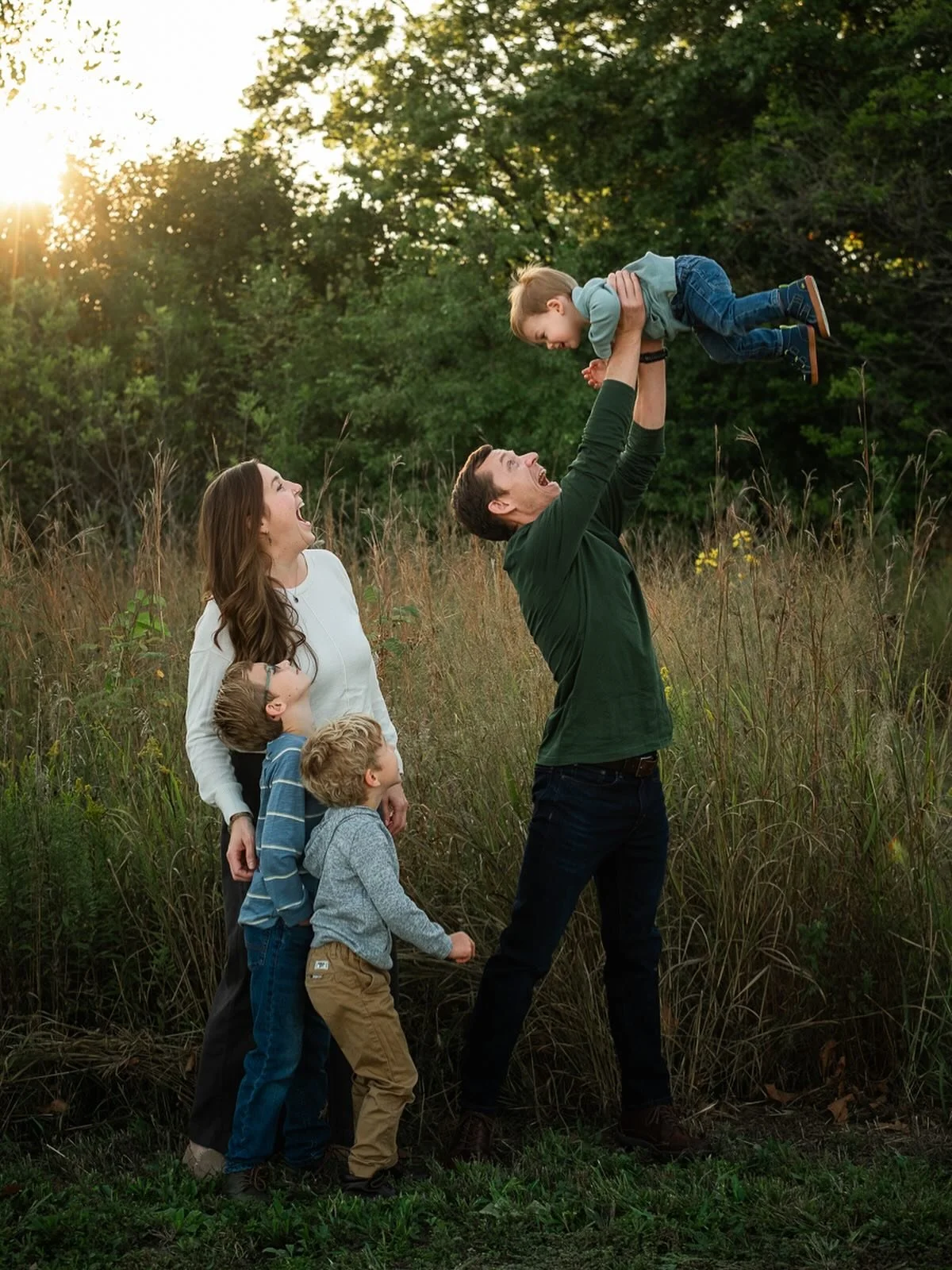 This is what we do - we throw Colin in the air 😀 #kellymartinphotography #indianapolisfamilyphotographer #zionsvillefamilyphotographer