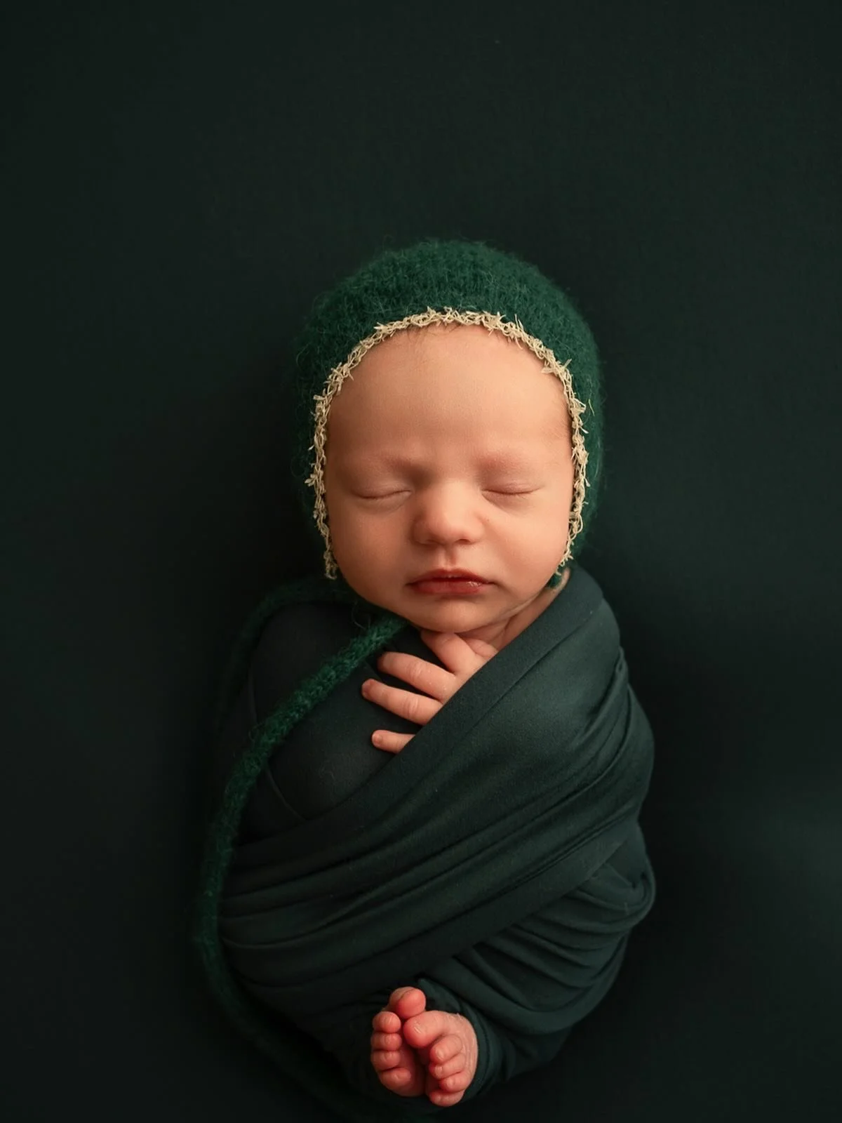 Me gusta jewel tones #kellymartinphotography #indianapolisnewbornphotographer #zionsvillenewbornphotographer #zionsvillephotographystudio