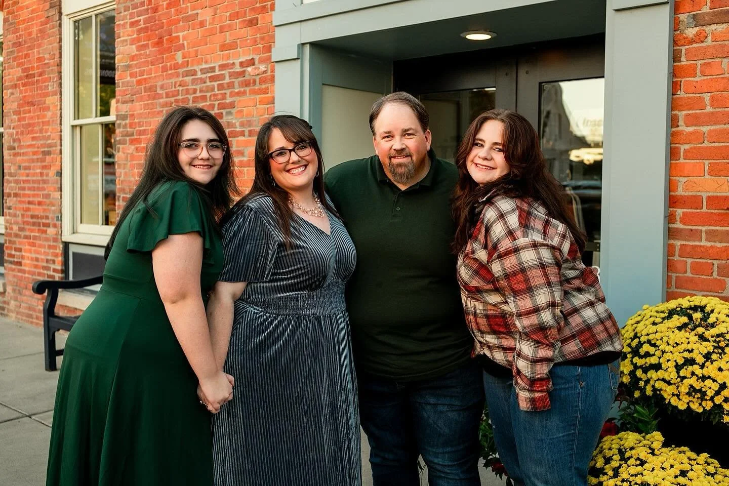 Our old neighbors&hellip;so good catching up tonight!  #Kellymartinphotography #indianapolisfamilyphotographer #zionsvillefamilyphotographer