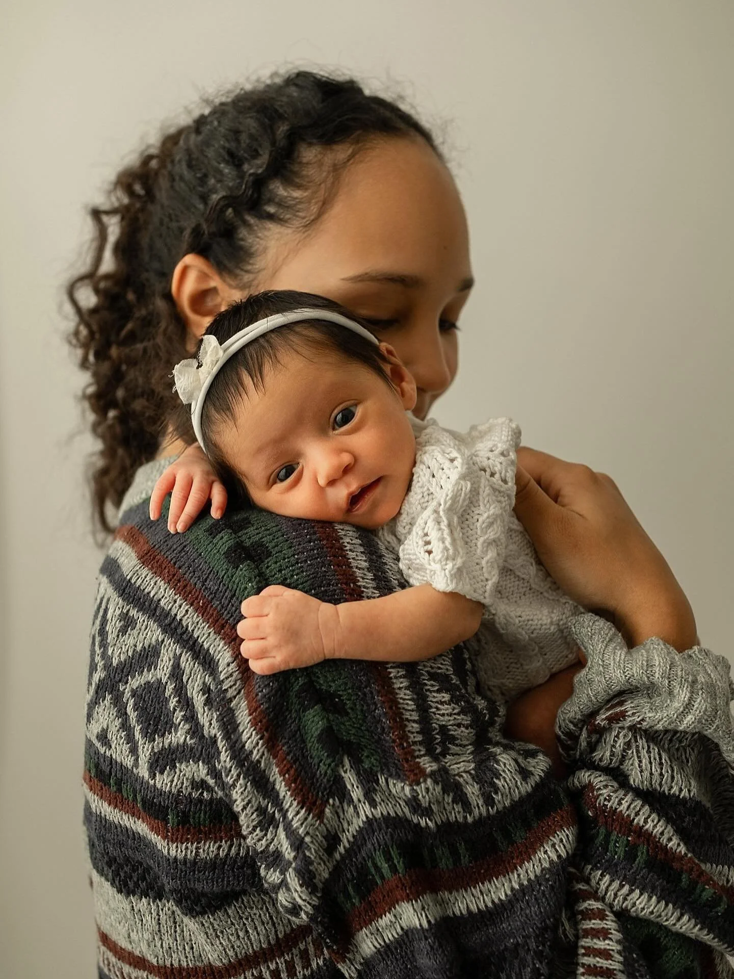 Remember that time Lilith came over and wouldn&rsquo;t sleep? 🤣 #kellymartinphotography #indianapolisnewbornphotographer #zionsvillenewbornphotographer #zionsvillephotographystudio