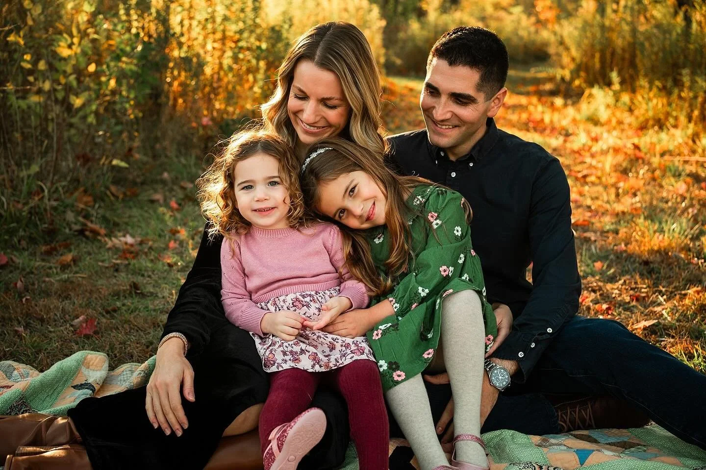 Sweet sweet girls 🩷 #kellymartinphotography #indianapolisfamilyphotographer #zionsvillefamilyphotographer