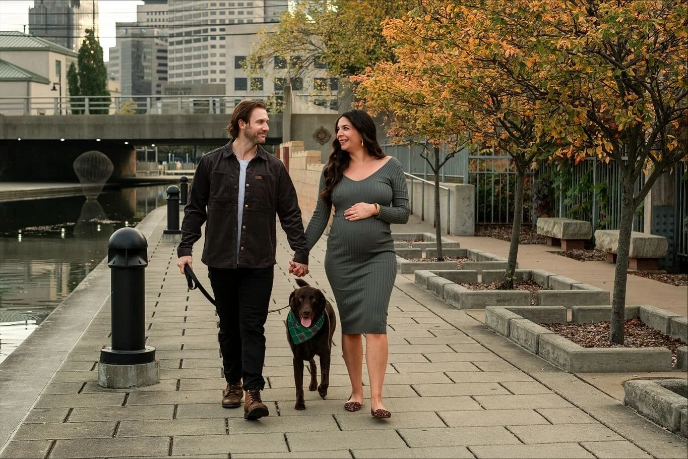 Lovely morning downtown with some new human and doggie clients.  Another human expected soon 😀 #kellymartinphotography #indianapolisfamilyphotographer #zionsvillefamilyphotographer #indianapolismaternityphotographer