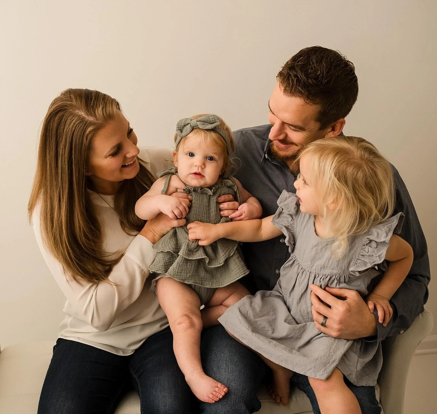 Someone (who was the star of the session) was pretty skeptical of my camera this morning 😀 #Kellymartinphotography #indianapolisfamilyphotographer #zionsvillefamilyphotographer #zionsvillephotographystudio