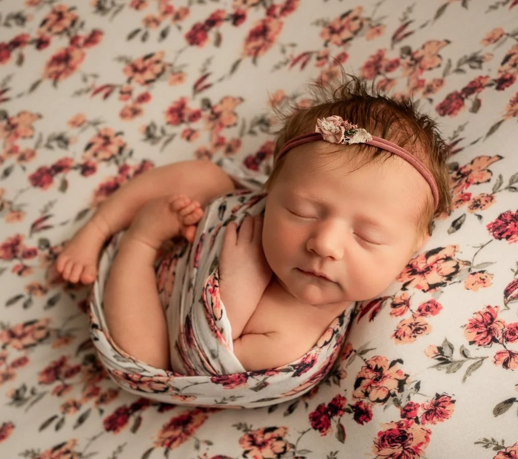 Anyone else dreaming of spring already?? #Kellymartinphotography #indianapolisnewbornphotographer #zionsvillenewbornphotographer #zionsvillephotographystudio