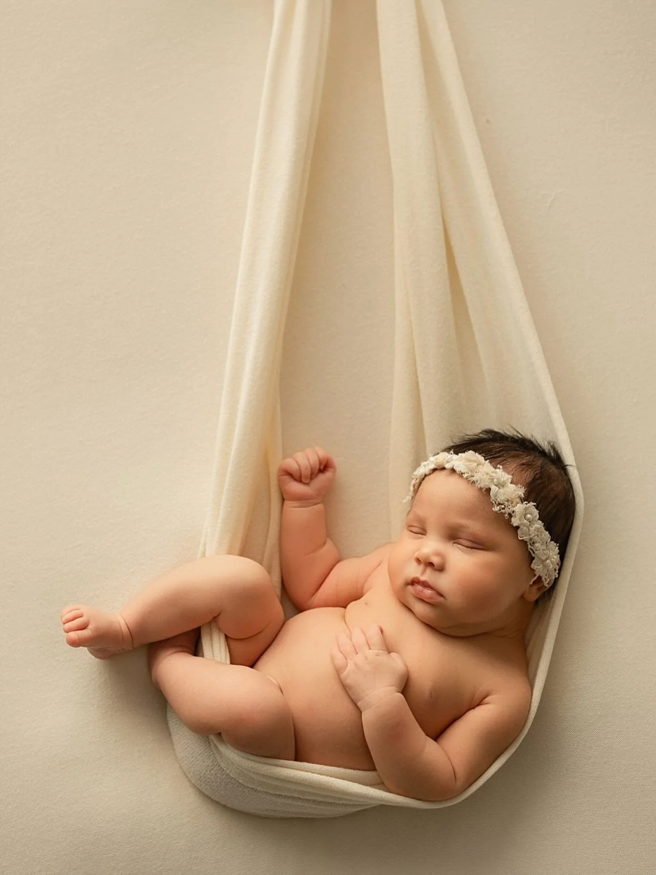 Not going to lie - kinda glad to not hear Christmas music coming out of my Alexa the past couple days.  I love the season but it had its time 😀 #kellymartinphotography #indianapolisnewbornphotographer #zionsvillenewbornphotographer #zionsvillephotog