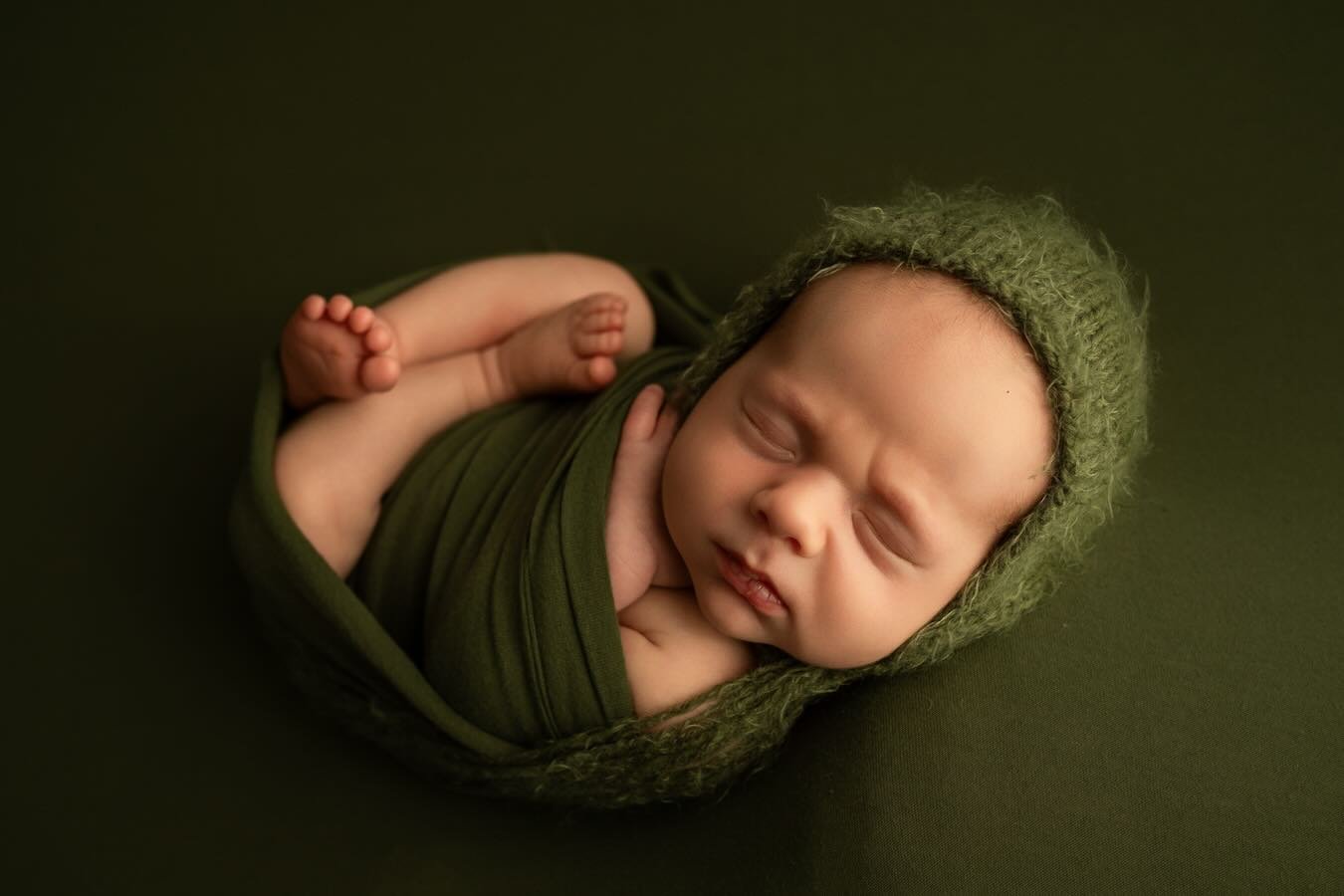 Boy #2 for this family. Even their two cats are boys so mom is way outnumbered 😀 #kellymartinphotography #indianapolisnewbornphotographer #zionsvillenewbornphotographer #zionsvillephotographystudio