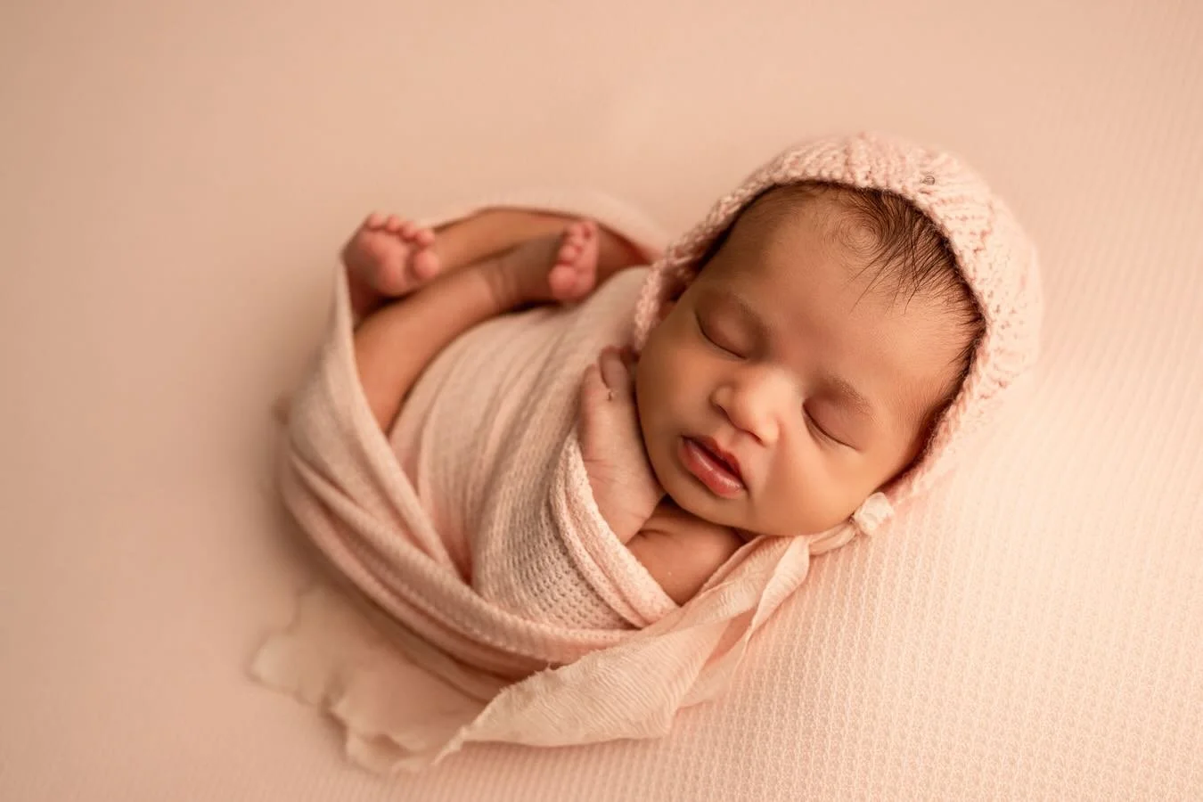 It&rsquo;s been awhile since there has been pink in the studio.  We had about 47 boys in a row so it was nice to get some girl vibes. #Kellymartinphotography #indianapolisnewbornphotographer #zionsvillenewbornphotographer #zionsvillephotographystudio