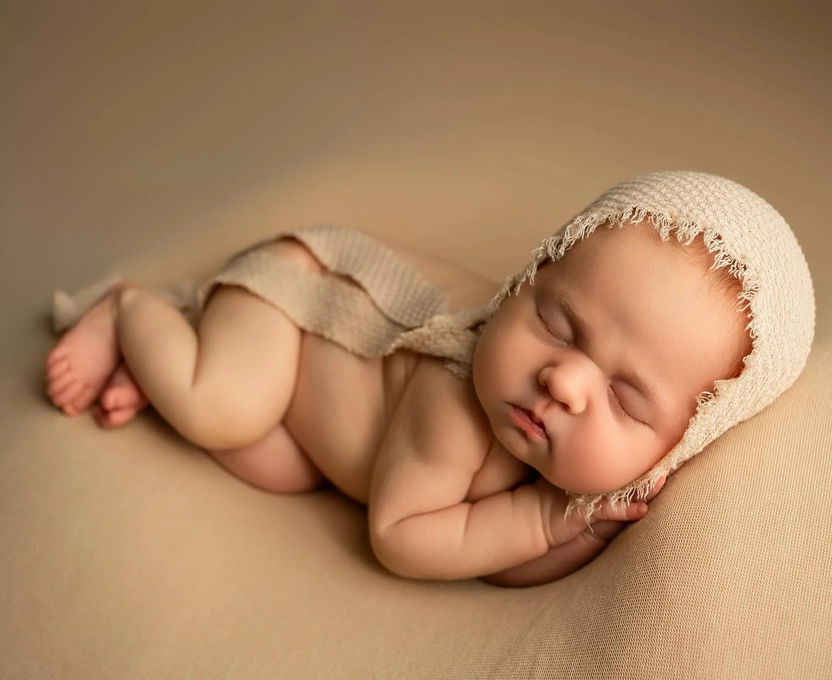 Miss Cheeks was so good for us yesterday 🥰 #kellymartinphotography #indianapolisnewbornphotographer #zionsvillenewbornphotographer