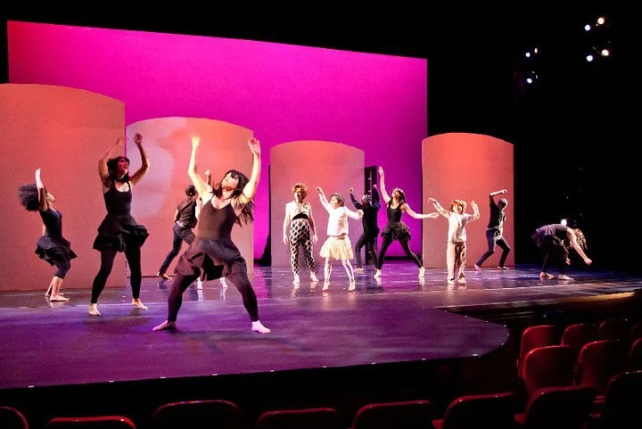The Kelly Strayhorn Stage was specially extended to come out into the crowd. The extended stage covered the first two rows of seats.
