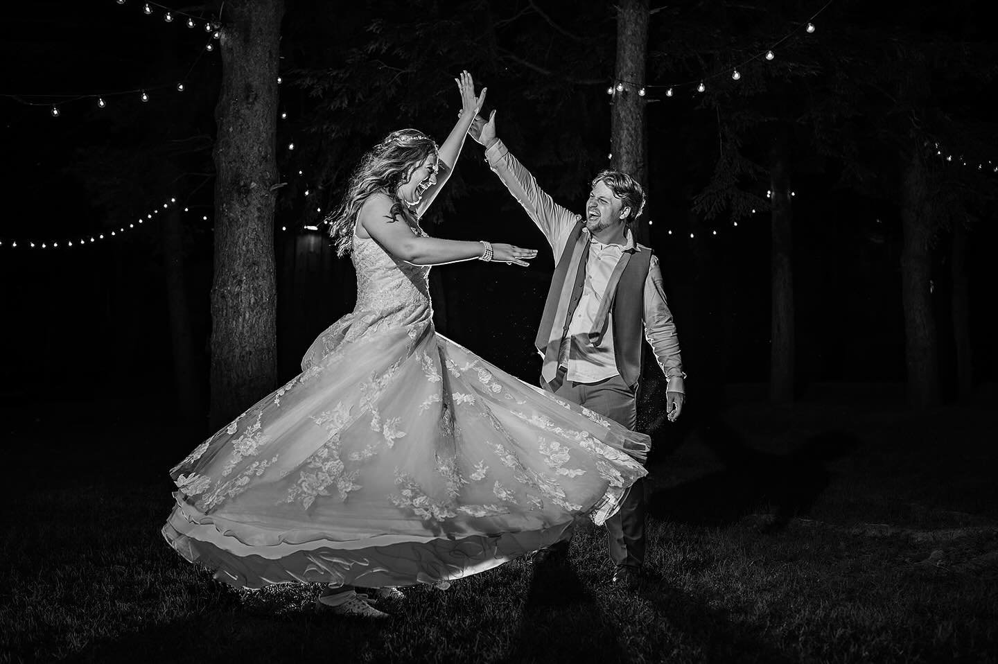 &ldquo;So what&rsquo;s going on in the off season&rdquo; Asked No One.
Well, since you didn&rsquo;t ask, I&rsquo;d love to tell you!
This &ldquo;slower&rdquo; season may mean fewer weddings to photograph and edit, but it&rsquo;s anything but quiet ov