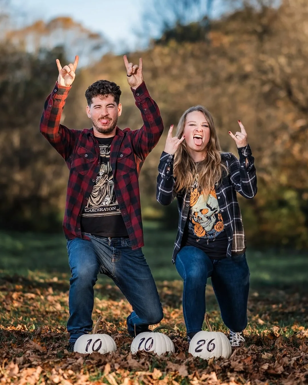 Happy Reverse One Year Anniversary, Karla and Garrett! 💍Can&rsquo;t wait for next year! 
I had such a great time with these two during their engagement session &hellip; enjoy a few favorites from our session!

#pumpkinheadphotos #ghostphotoshoot #fa