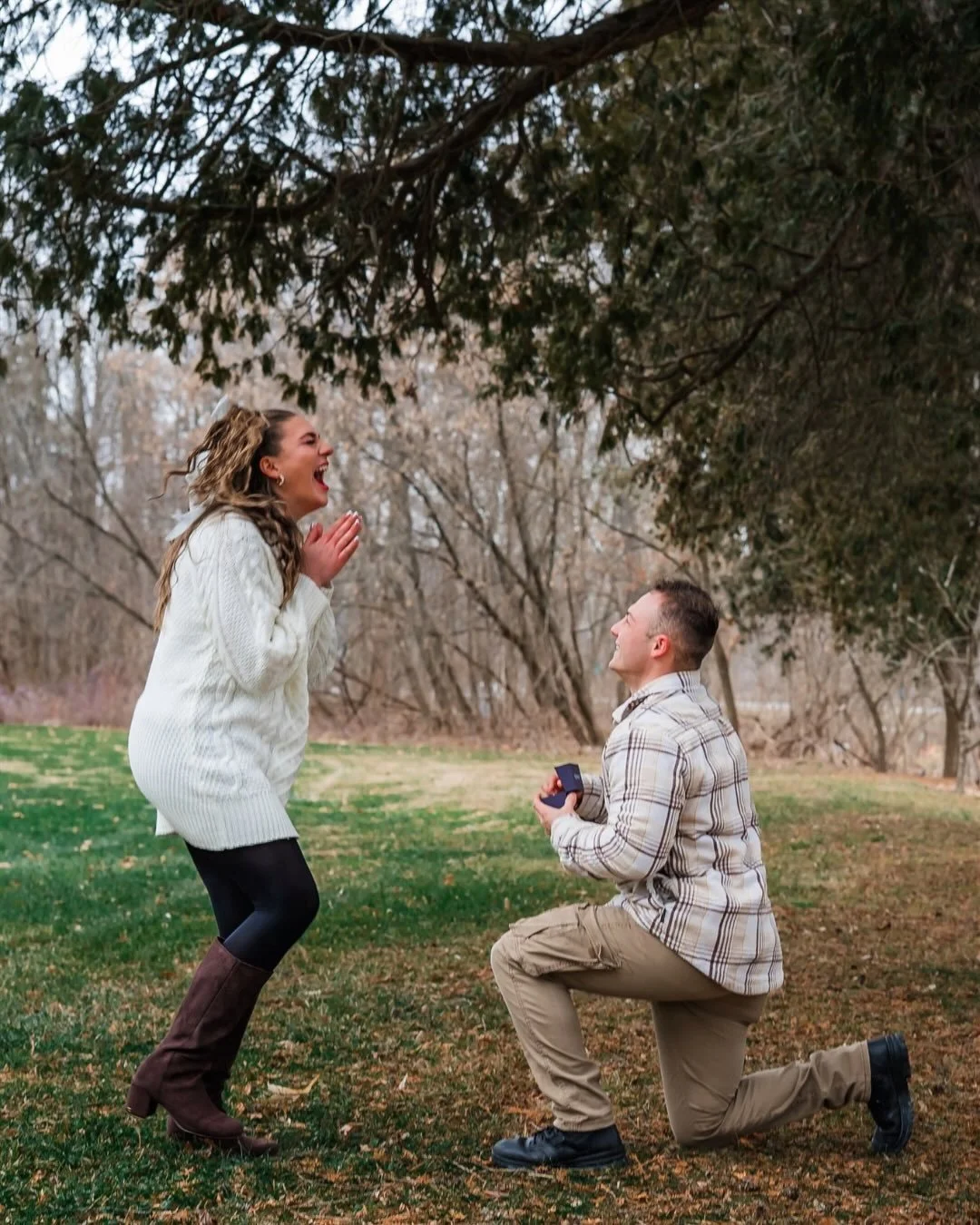 Cold hands, full hearts. ❄️❤️
The excitement during this proposal was everything. Even sweeter when your middle school best friend asks you to photograph their son&rsquo;s big moment. What started as a Christmas family session quickly turned into a v