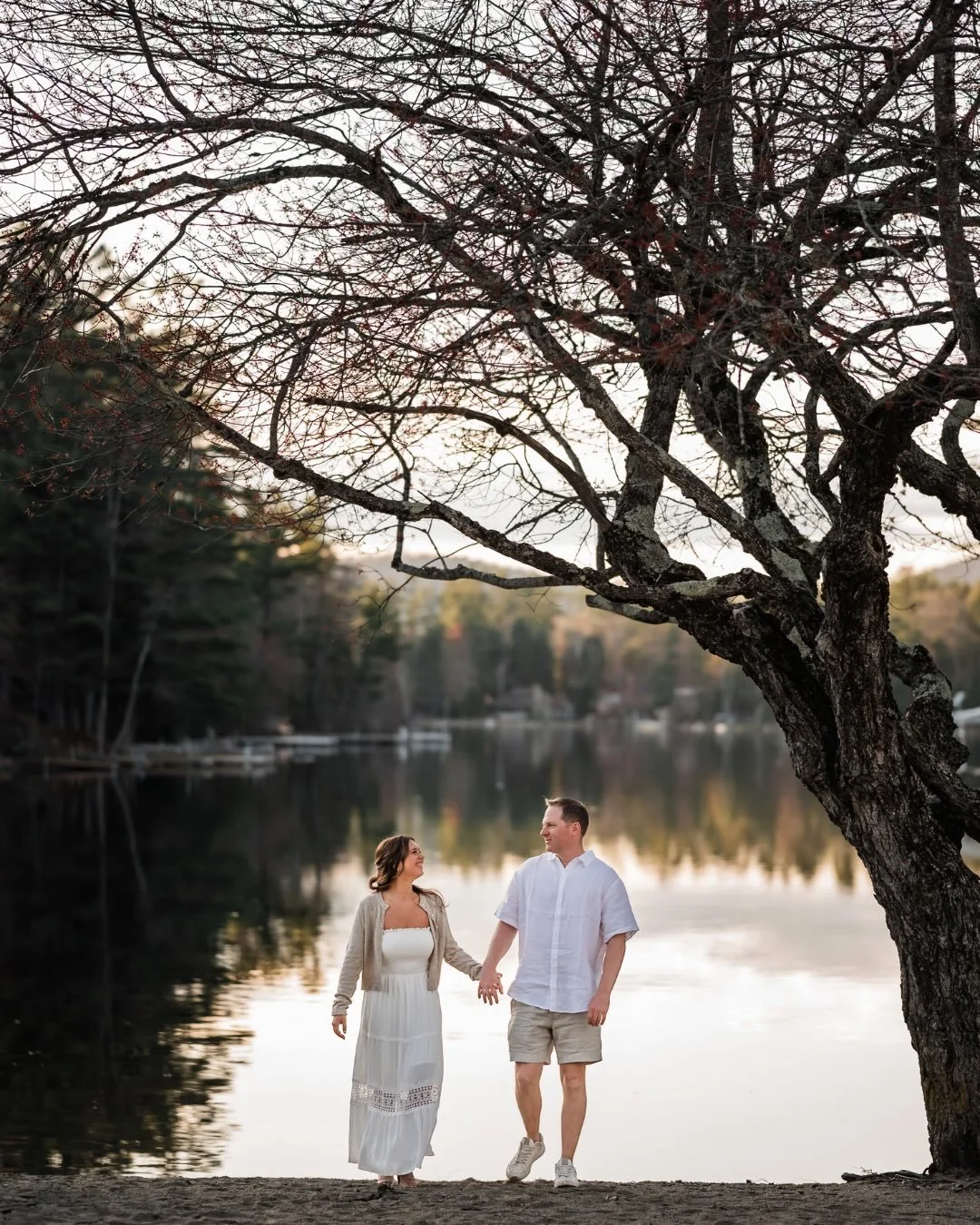 Another lovely sunset engagement session, this time in the ADK 🤍
the ADK is such a beautiful backdrop and the light was so good to us.
Cara and TJ, I&rsquo;m so excited for your fall wedding it&rsquo;s going to be such a beautiful day. I can&rsquo;t