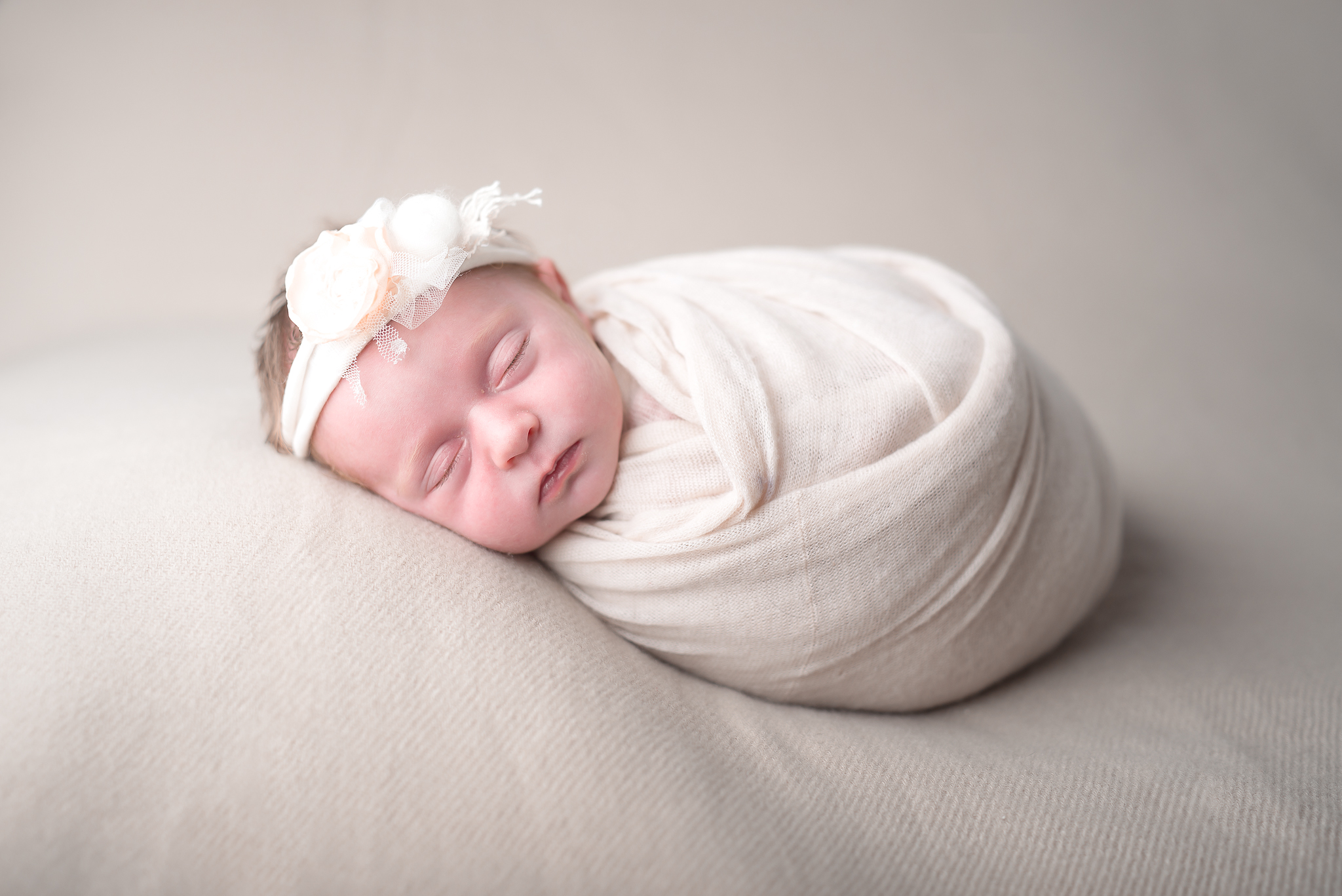 Newborn255NaomiLuciennePhotography062018-Edit.jpg