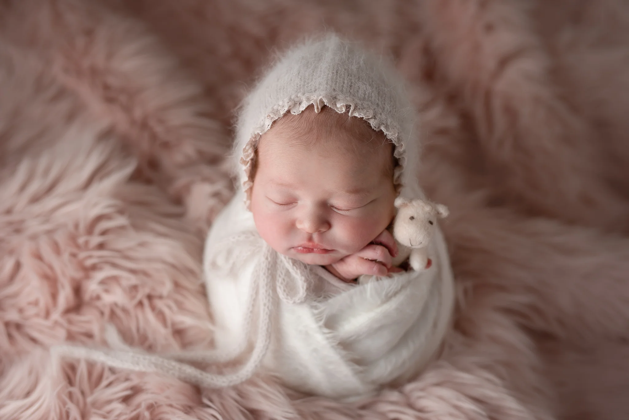 Newborn462NaomiLuciennePhotography032019-Edit.jpg