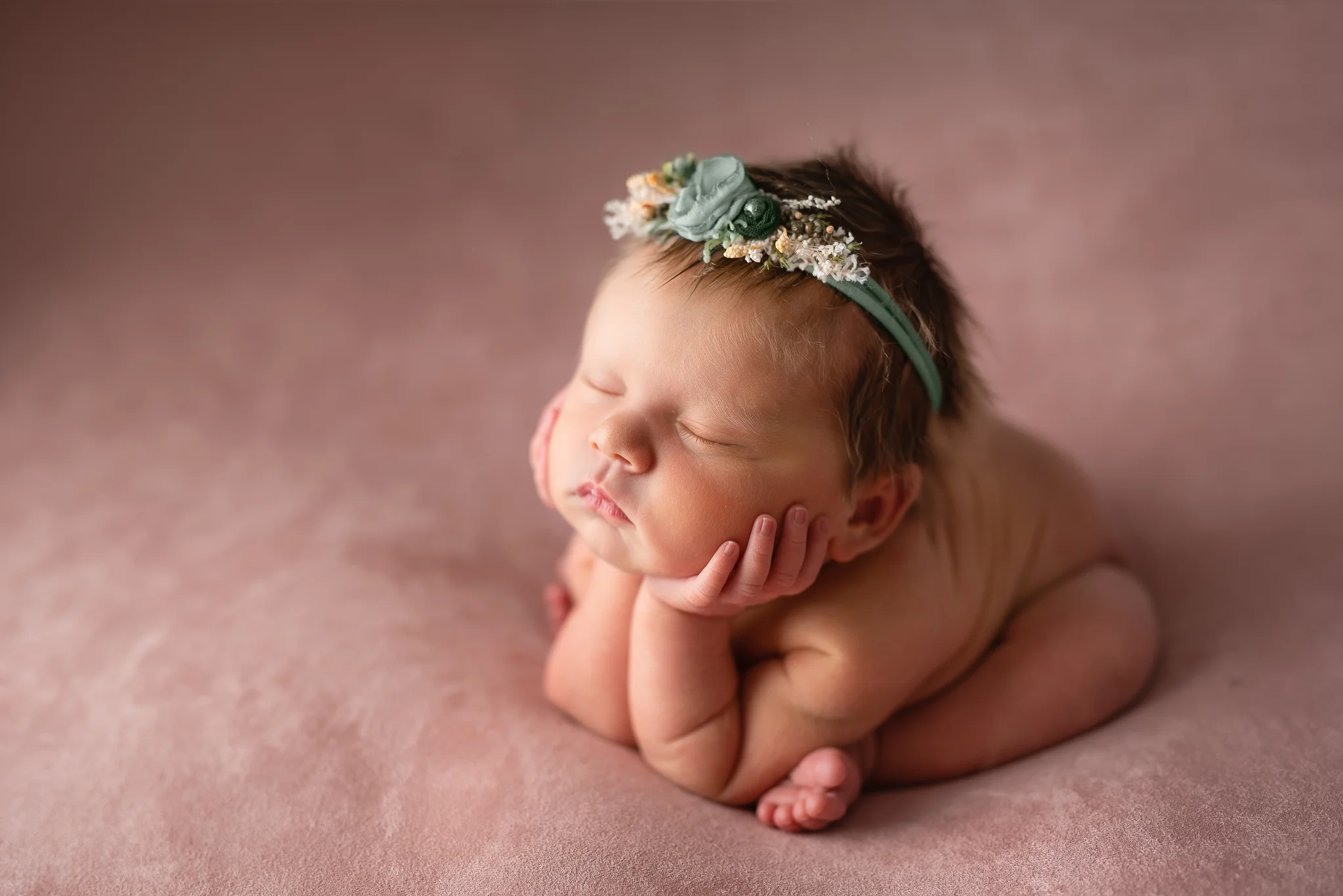 Newborn470NaomiLuciennePhotography062019-Edita.jpg