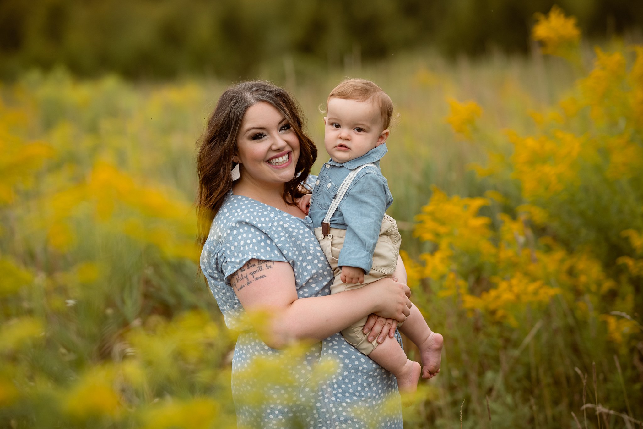 132 - MINI-SESSION- NAOMILUCIENNE - 20210827 - 1744 - Field and Flowers - Armstrong.jpg