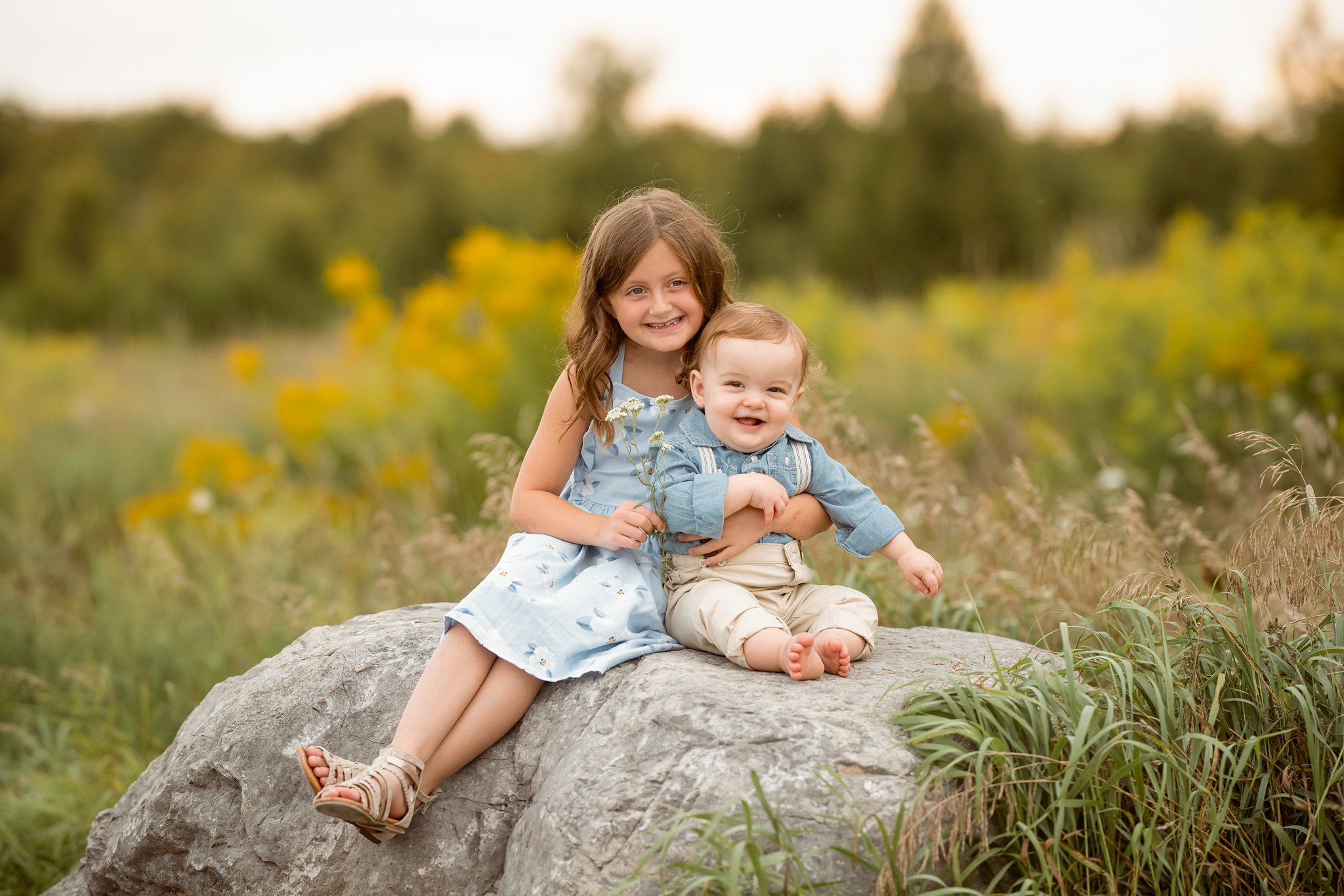 105 - MINI-SESSION- NAOMILUCIENNE - 20210827 - 1737 - Field and Flowers - Armstrong.jpg