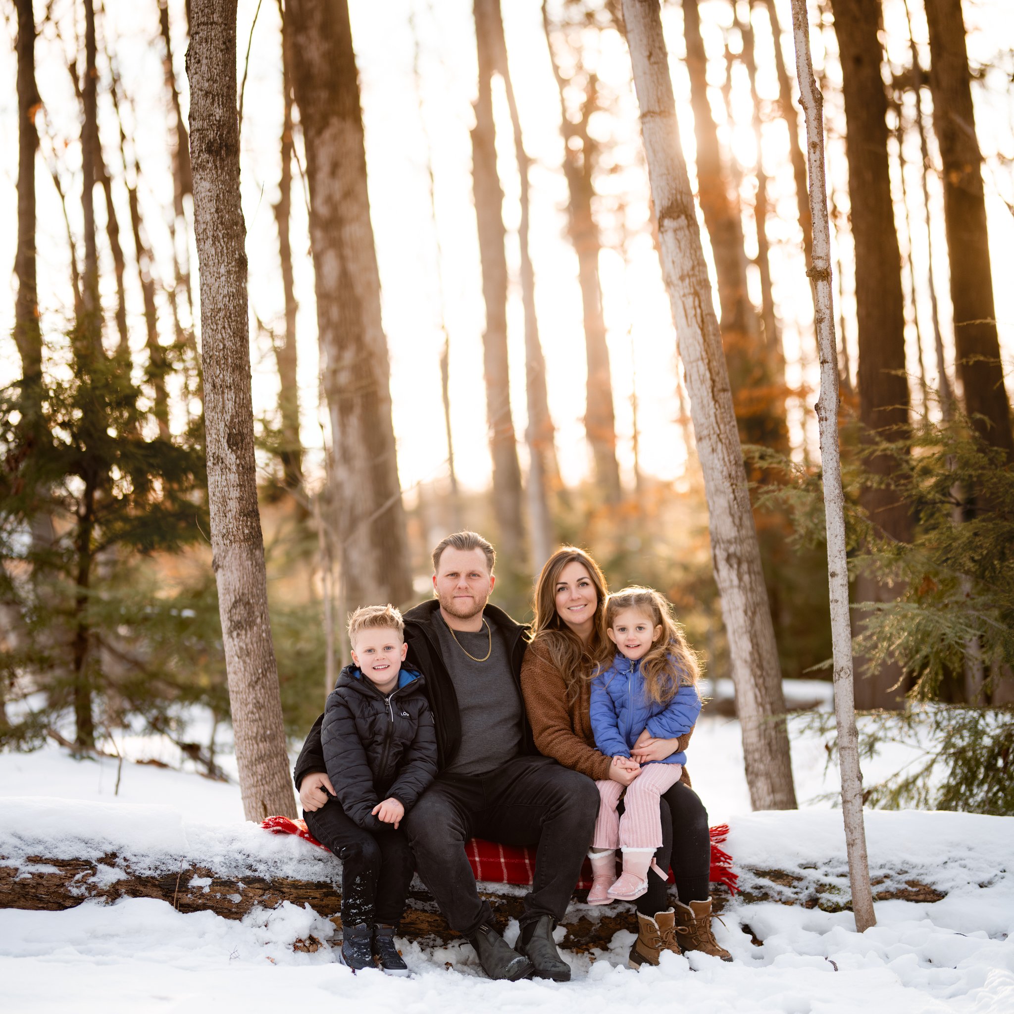 239 - MINI-SESSION- NAOMILUCIENNE - 20241214 - 1625 - Chartren - Design Your Own.jpg