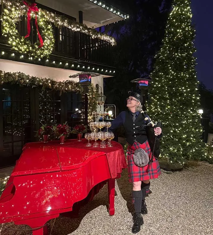 Piping Stories: Santa Needs a Ride Home