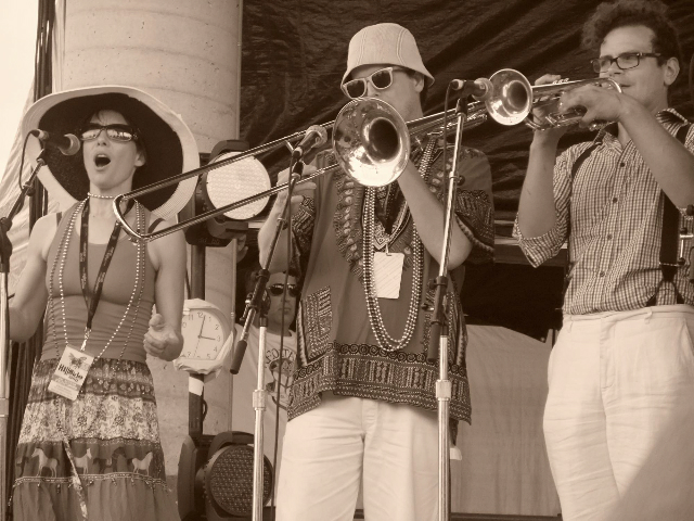 Susanna Hood, Scott Thomson & Nic Buligan at Hillside fest