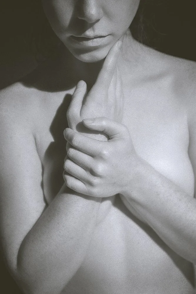 000558460021 BW1 Crop 1.jpg