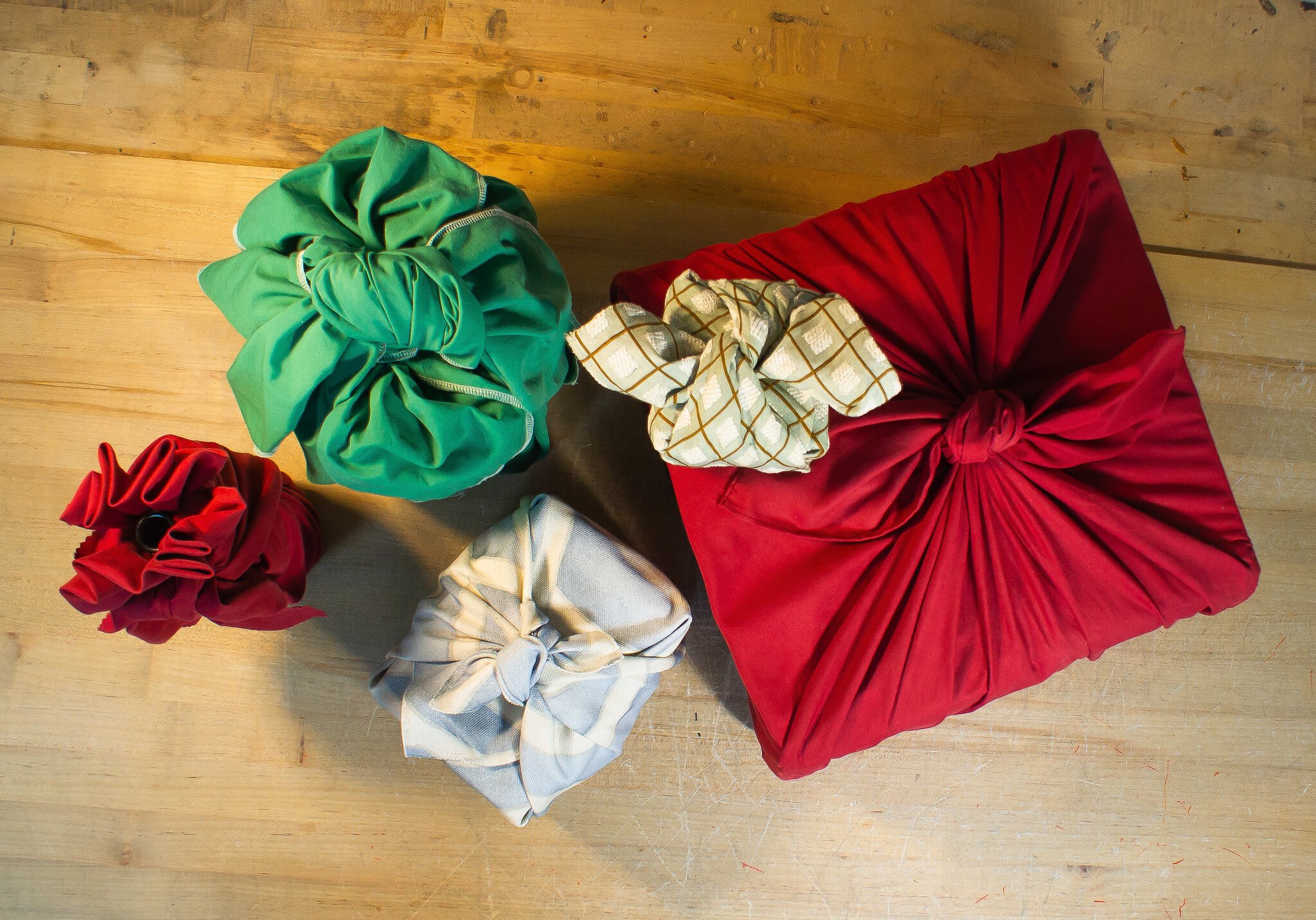 How to make a reusable giftwrap - Furoshiki Wrapping Cloth