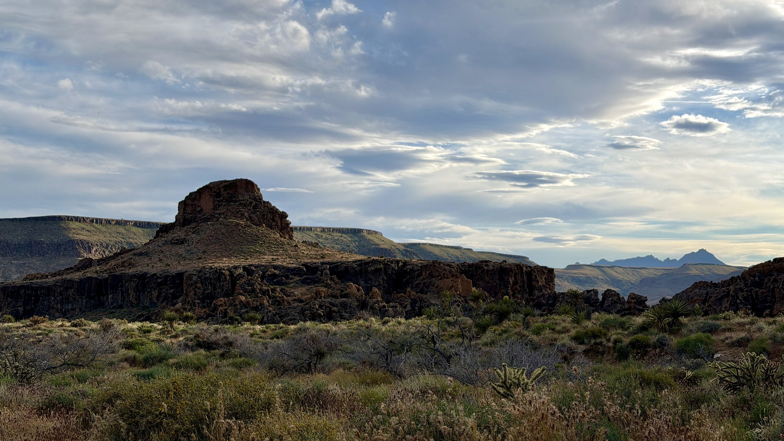 A Spring Weekend at Hole-in-the-Wall in Mojave National Preserve