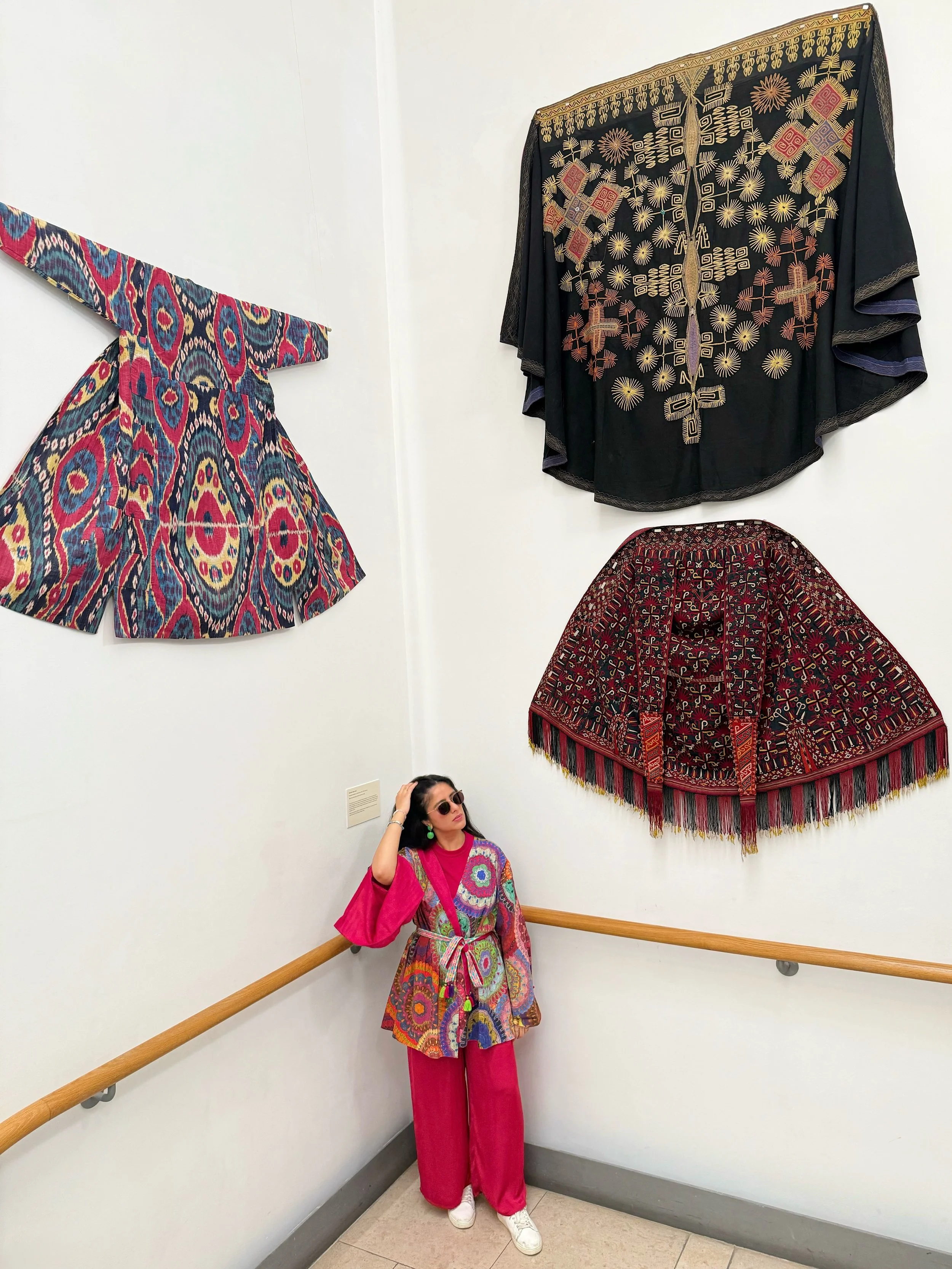 When your outfit accidentally becomes part of the exhibit 🩷

#trending #fyp #viral #london #fashion

travel | traveling | journey | explore | vacation | holiday | london | england | united kingdom | british | gallery | exhibit | explore | history | 