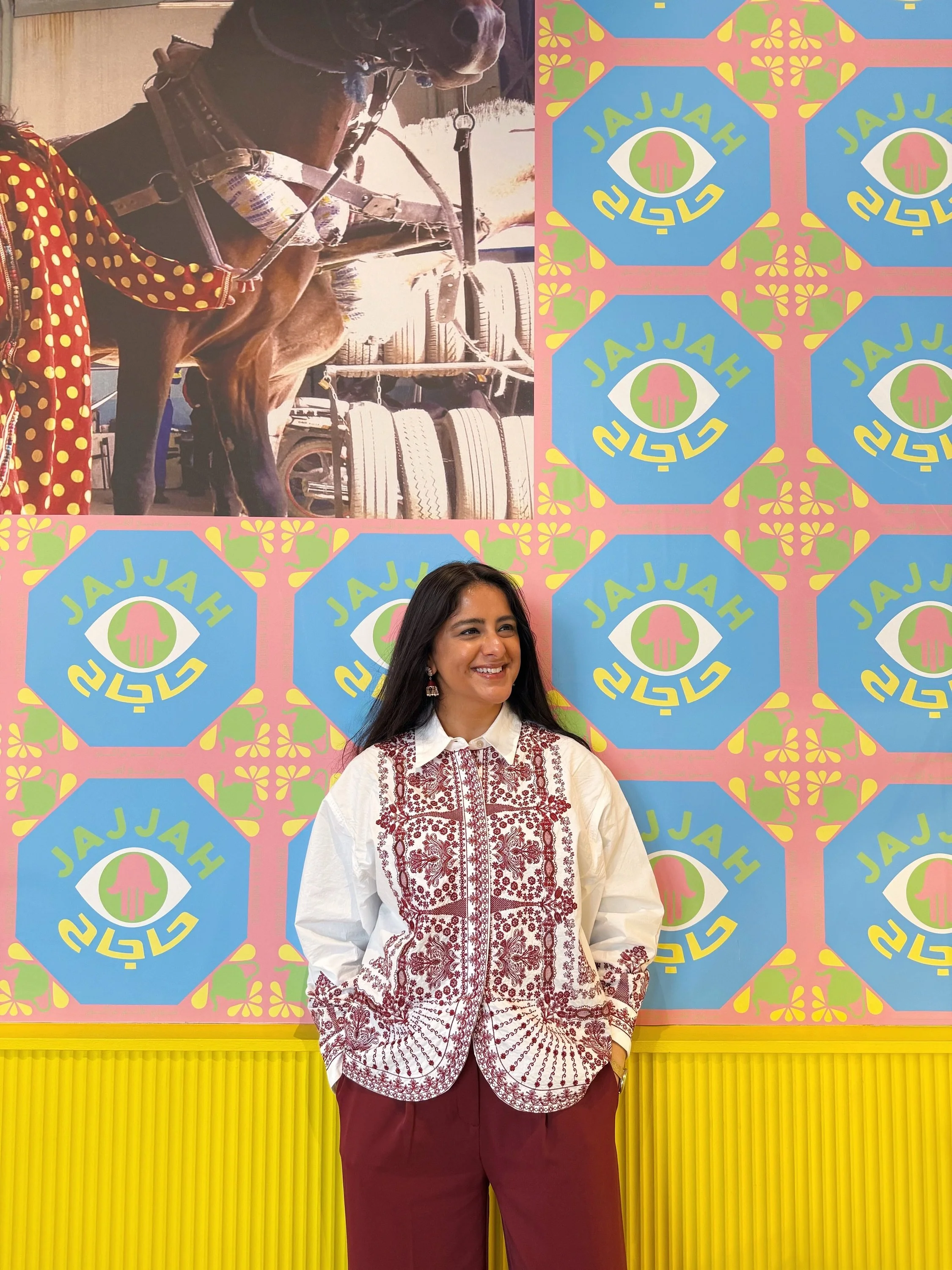 Morocco meets Mayfair 🇲🇦

While walking through Mayfair in search of an art gallery, I stumbled upon @hassanhajjaj_larache @jajjah.tea pop-up at @sothebys, The Story Cafe. And what a delightful surprise it was 🤩

As someone who loves art, color, a
